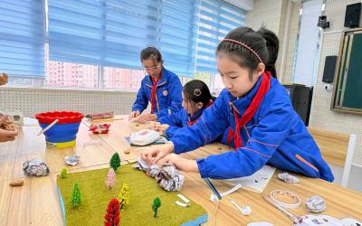 西安半坡博物馆把“远古聚落”搬进雁塔路小学课堂